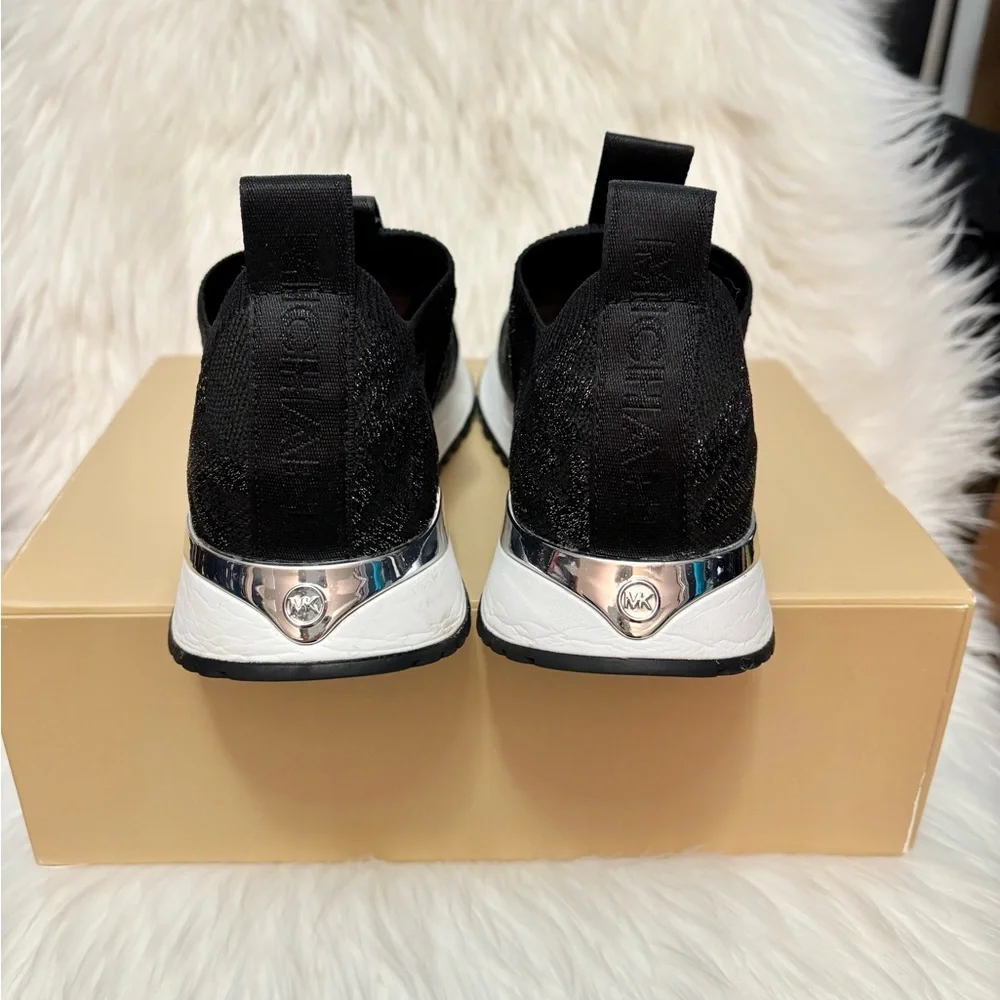 Michael Kors Sneakers🖤🩶